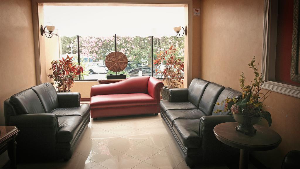 Hotel Florida Ambato Exteriér fotografie